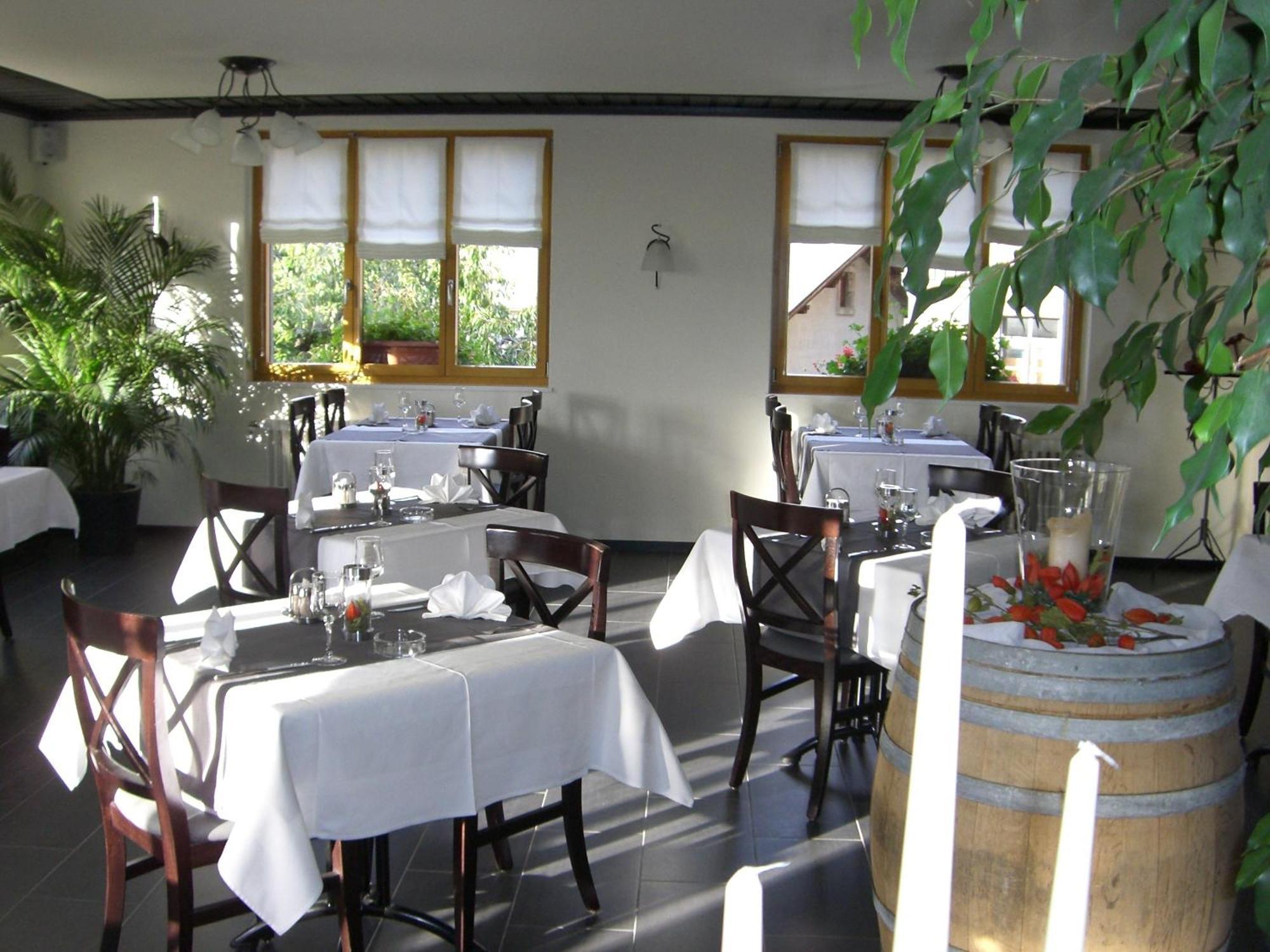 Hotel Restaurant Alpenblick Ernen Exterior photo